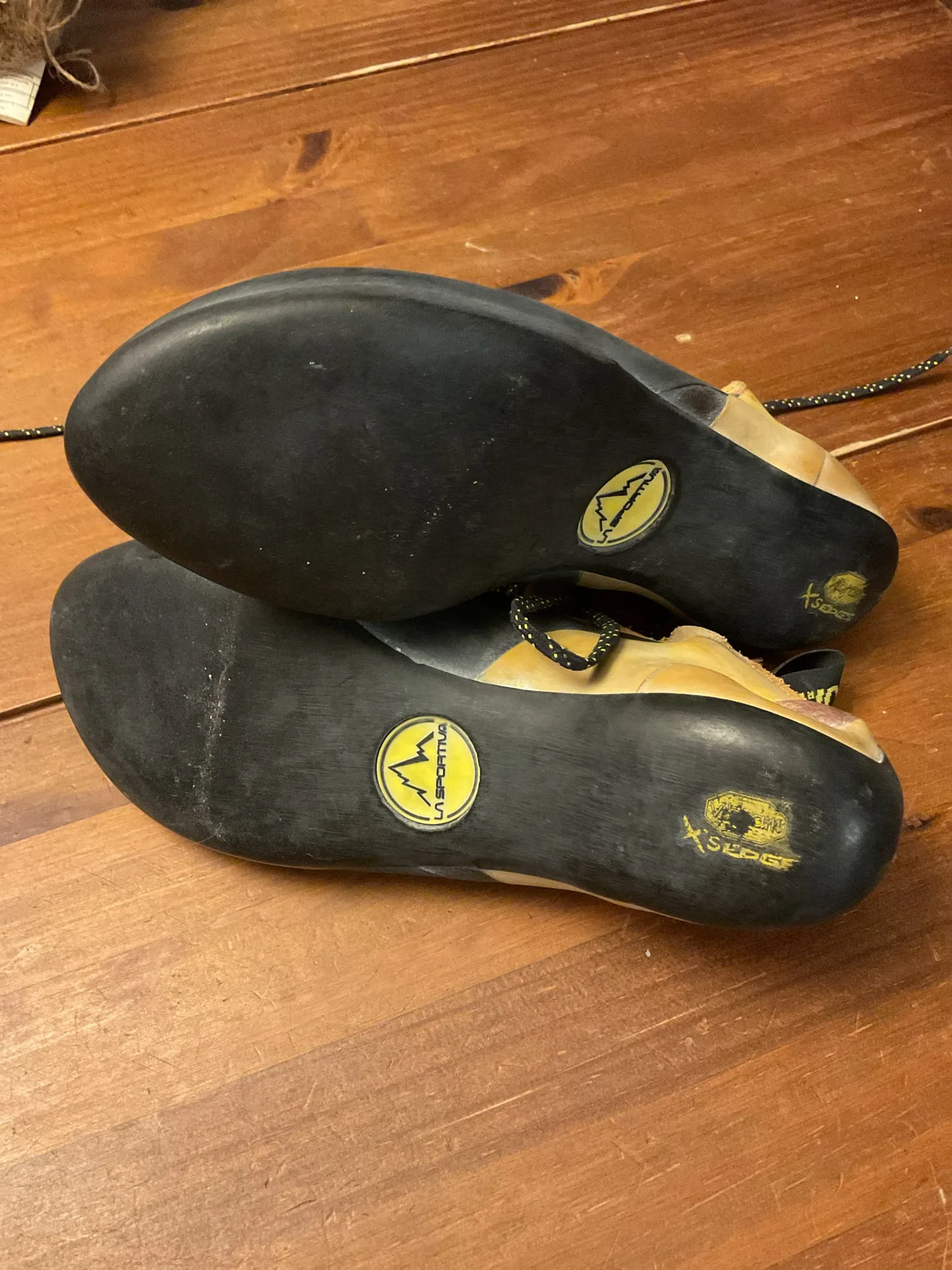 La Sportiva Climbing Shoes Men's 8.5 / Women's 9.5