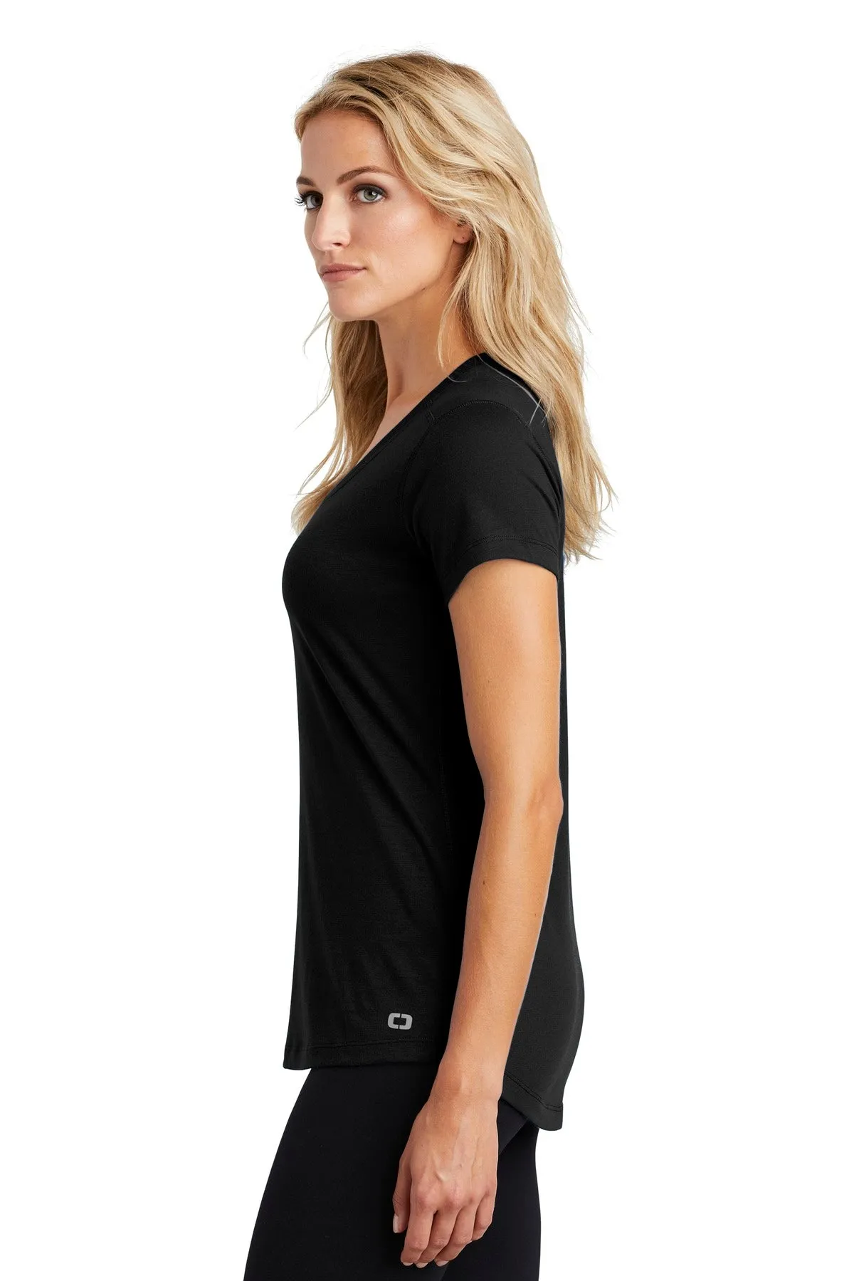 OGIO ® ENDURANCE Ladies Peak V-Neck Tee. LOE337