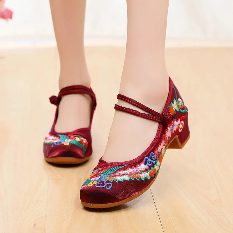 Women's Embroidered Cheongsam Cloth Dance Ethnic Style Canvas Shoes